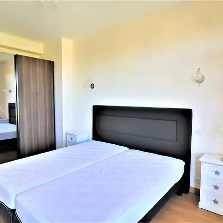 Apartment Royan, 3 Pieces, 6 Personnes - Fr-1-738-23 Royan